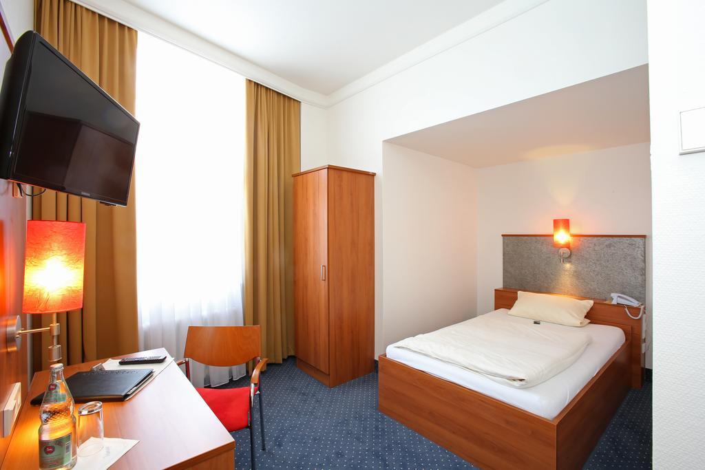 Martinshof Hotel Rottenburg am Neckar Екстериор снимка